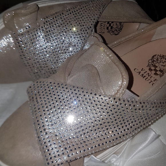 VINCE CAMUTO VC-BARITA SZ 6M TAN METALLIC SUEDE LOOK BLING SlipOn Sneaker - Picture 6 of 17